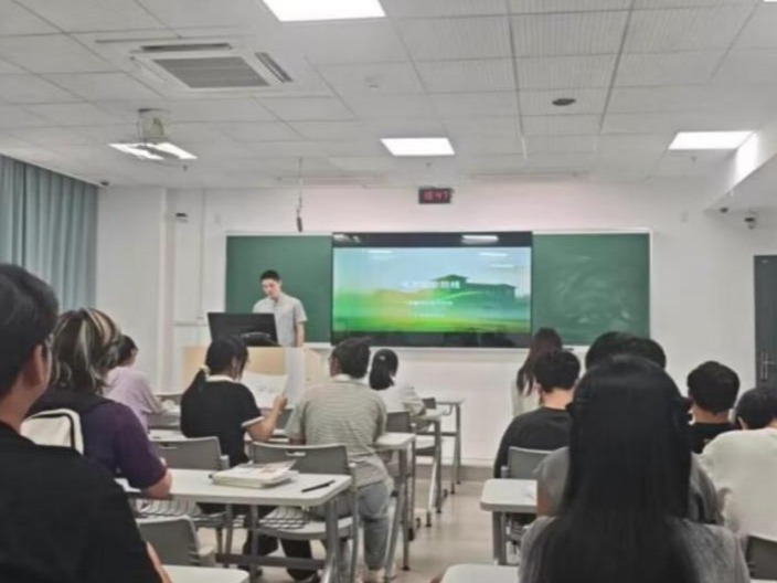 思想引领润心田，班团聚力促成长——环境生态学院九月主题班团活动风采展示